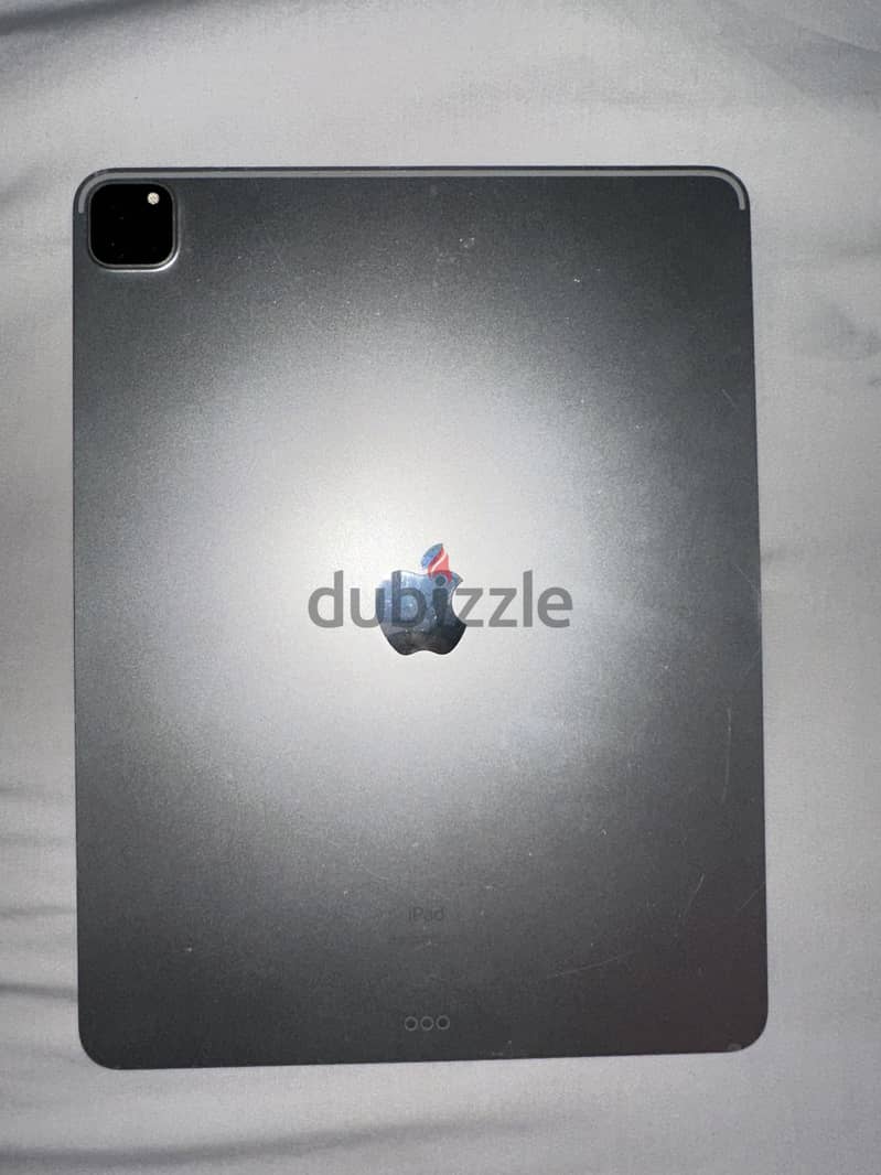 Ipad pro 12.9 4th generation 256GB قابل للتفاوض 3