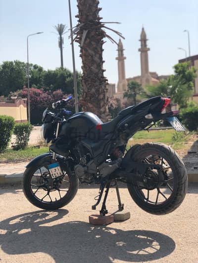 مكنه بينلي vlr200 سوبر اسبورت 4