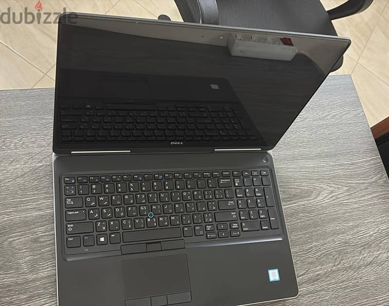 Dell Precision  Workstation 7520 7th gen touch screen 1