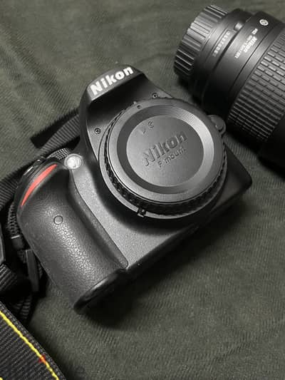 كاميرا Nikon D3200 مع العدسات والشنطة