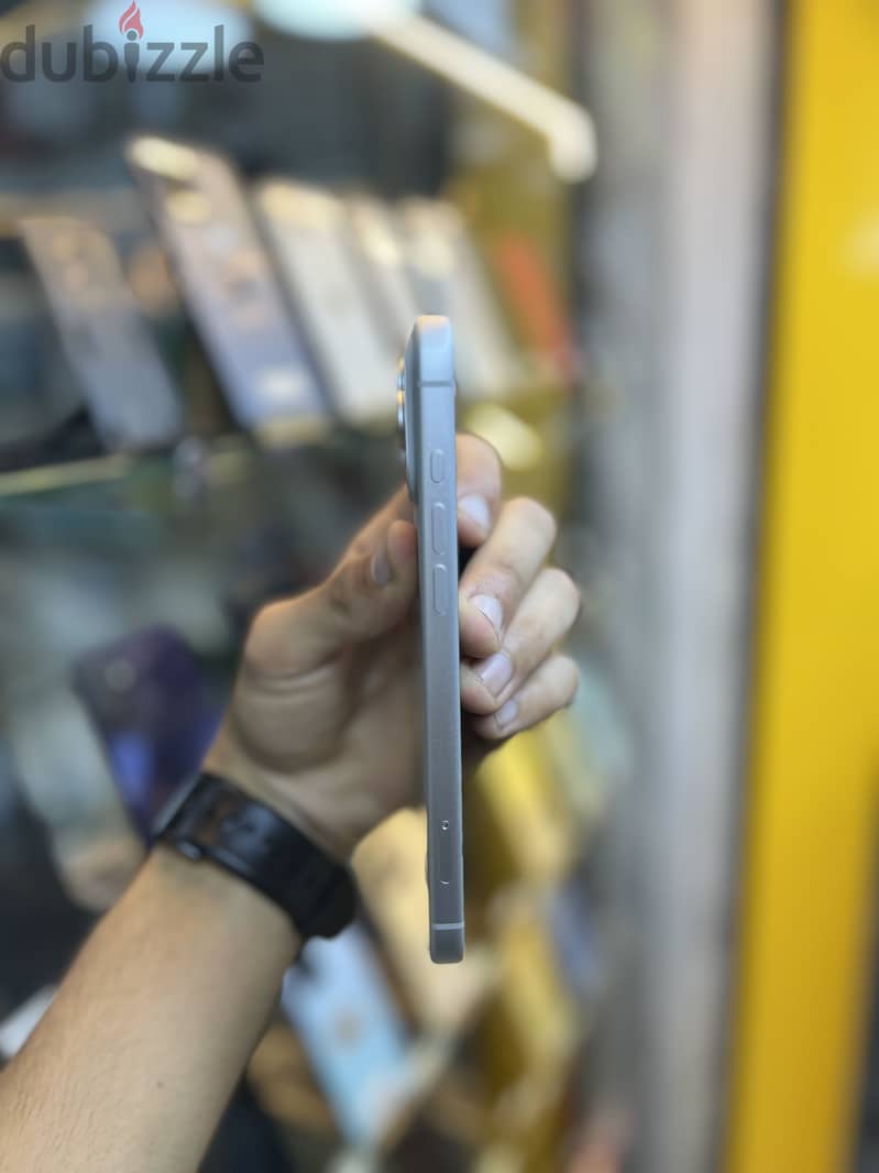 Apple - iPhone 17 Pro Max 3