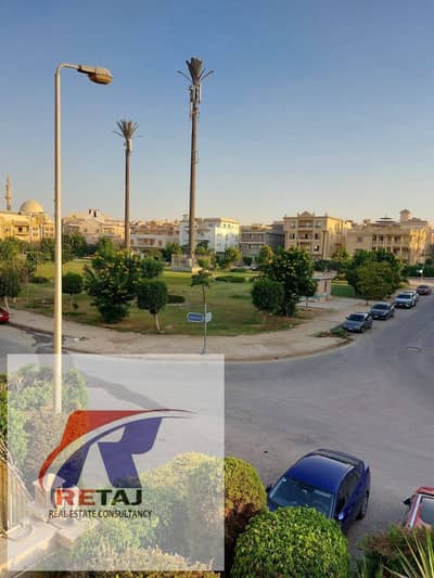 شقة للإيجار 185م في فيلات النرجس 4 – أرضي مرتفع بجاردن بالقرب من مسجد المصطفى