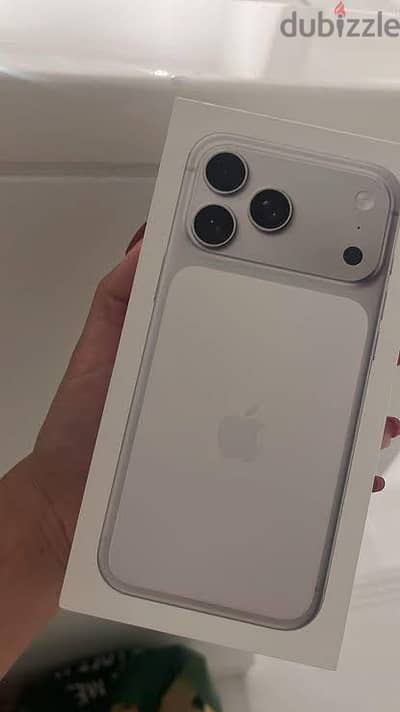 آبل - آيفون 17 برو ماكس