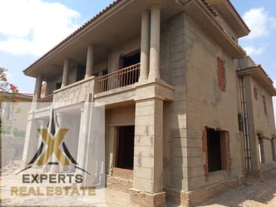 Villa for sale in Madinaty, 420 sqm building without finishing, with interior modifications, wide garden view