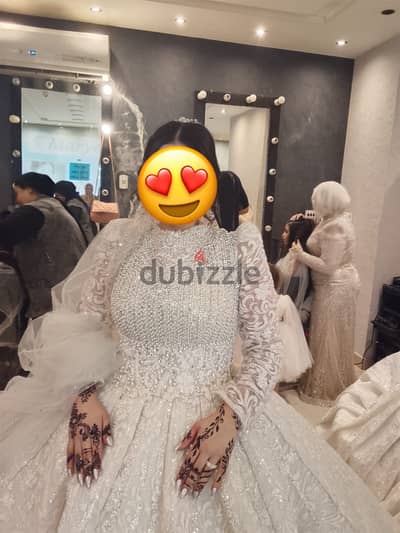 فستان زفاف جديد