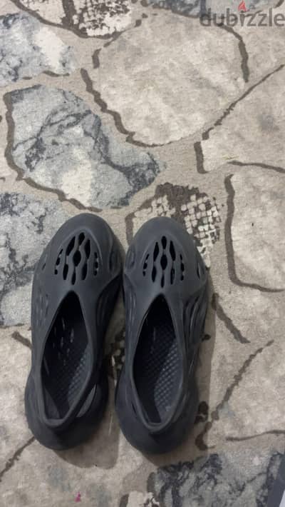 ADDIDAS YEEZY FOAM RNNRS ORIGINAL SIZE 45