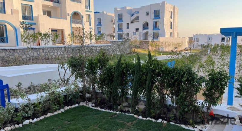 شاليه بجاردن 60 متر علي فيو حمام سباحه داخل ماونتن فيو راس الحكمه للبيع بموقع استراتيجي بالساحل الشمالي