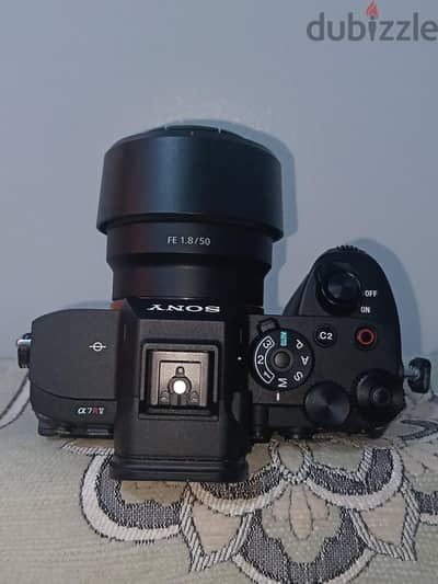 Sony A7R V , Sony 50mm f/1.8 شاتر 3588| وملحقاتها كامله
