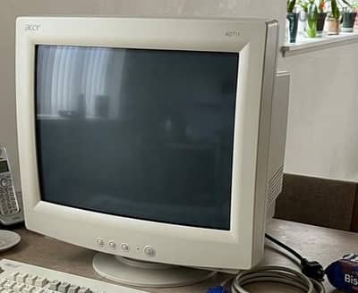 شاشة كمبيوتر Acer AC711 قديمة (CRT) مقاس 17 بوصة