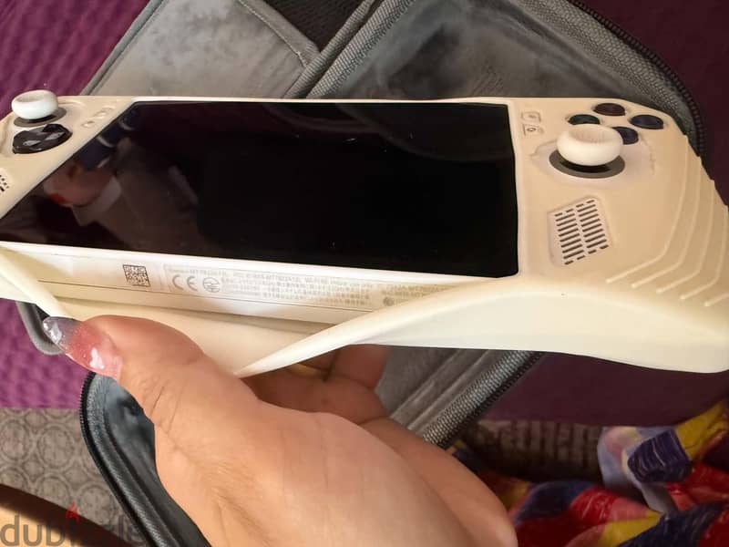 Asus rog ally Z1 3