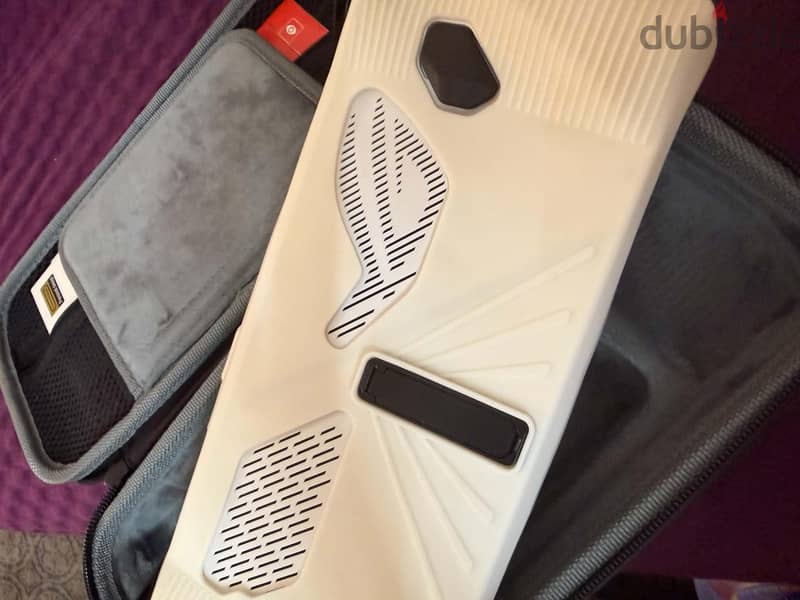 Asus rog ally Z1 4