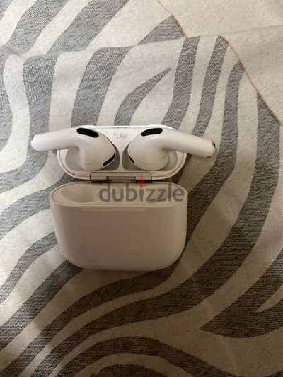 Apple Original AirPods 4 ANC noise cancellation