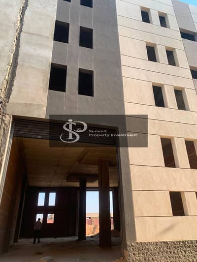 Factory for sale, immediate delivery in the B4 area, 3 floors, 10th of Ramadan City, next to traffic police