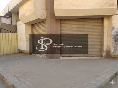 Store for sale in Center of Neighborhood 31 on the main street with an area of 74 meters
