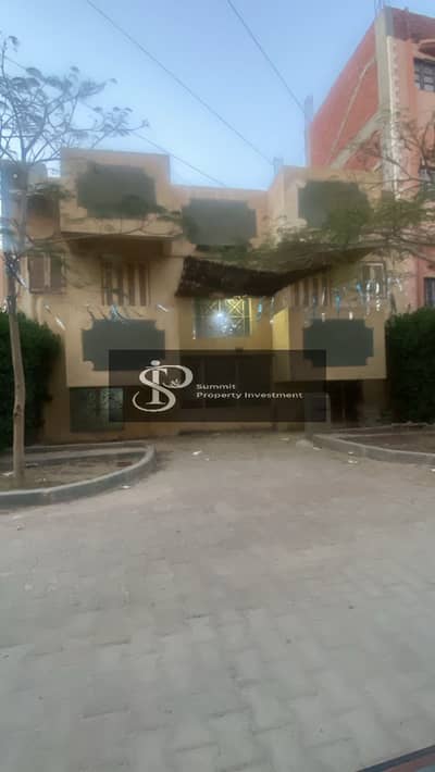 بيت بالمجاورة 10 مساحة 250 متر