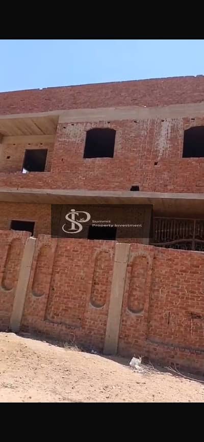فيلا بمدينة الشروق دورين مساحة 400 متر