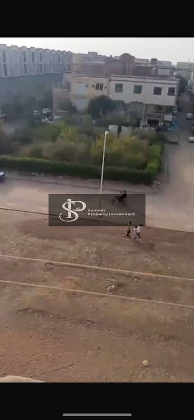 شقة دور اخير بالمجاورة 45 مساحة 96 متر