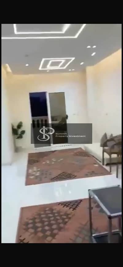 شقة بالحي اليوناني دور تالت علوي مساحة 150 متر