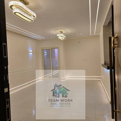 Apartment for sale at a great price in Sheikh Zayed, 9th District. Modern, super deluxe finishing. First occupancy. Prime location.