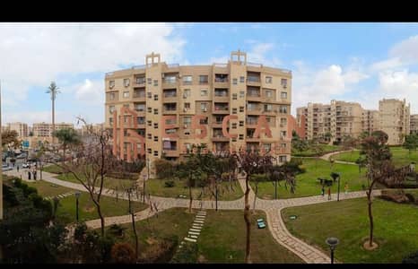Furnished apartment for rent in Madinaty B6, close to amenities.
