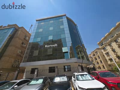 مبنى إداري متفرد 2200م تشطيب الترا مودرن للإيجار في اقوى لوكيشن على دائري المعادي
