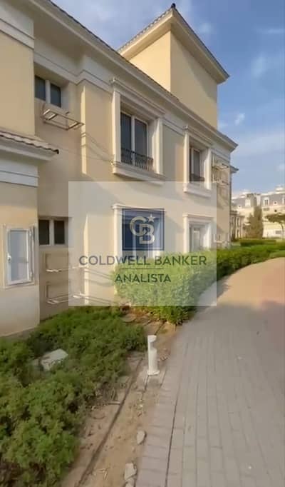 ready to move Townhouse corner prime location for sale in mountain view hyde park new ciaro