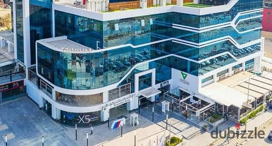 مكتب للإيجار في Trivium complex ، جاهز بالكامل، موقع تجاري متميز