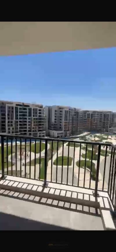 شقه للايجار في ابراج زد متشطبه بالكامل مطبخ وتكيفات  فيو مميز 165 متر 3 غرف 3 حمام