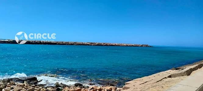 شاليه مفروش بالكامل ٩٣م بأثاث جديد دقيقة من المارينا وحمام السباحة للإيجار في قرية مارينا 2 Marina الساحل الشمالي بالقرب من مدينة العلمين الجديدة