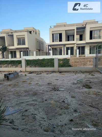 For sale Twin house 5 bedrooms bahry lowest price in Palm Hills New Cairo compound ready to move the compound is already occupied