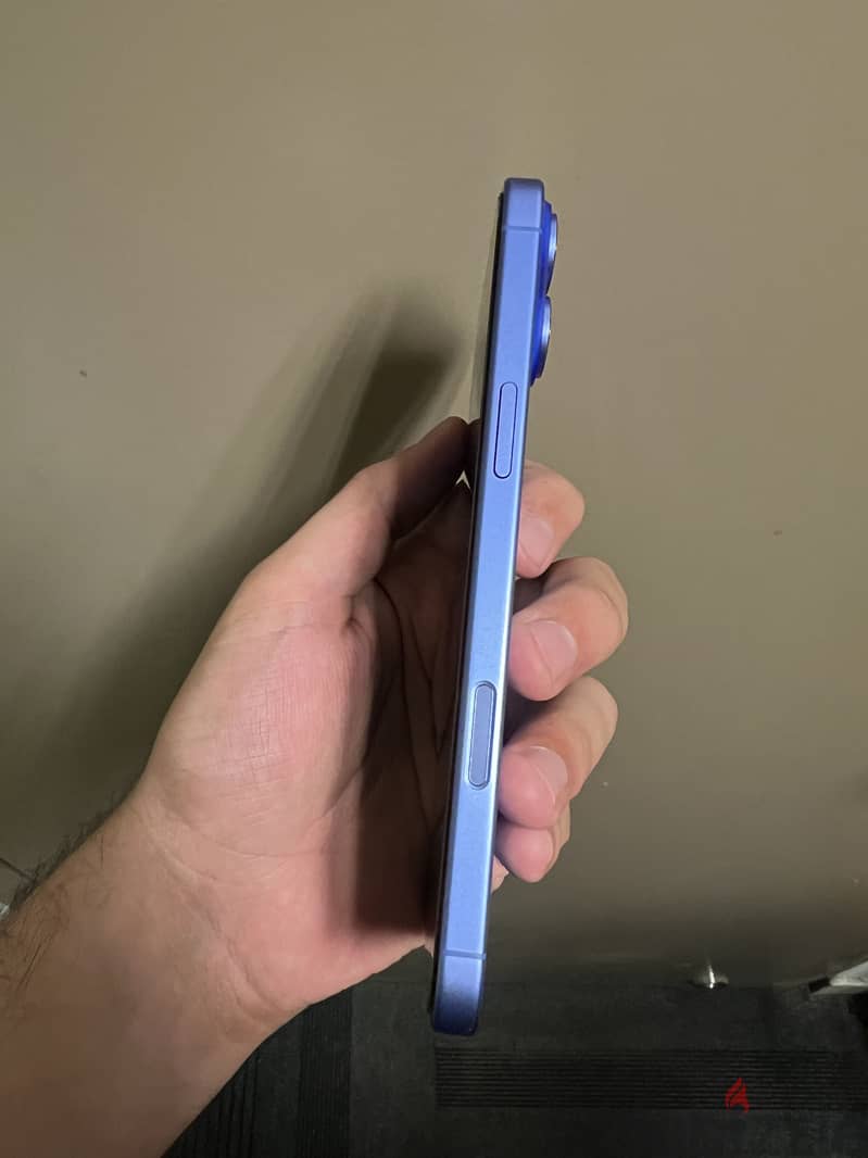 Apple - iPhone 16 Plus 2