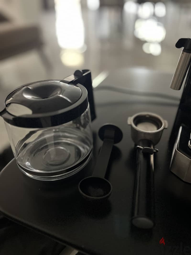 De’Longhi BCO421. S Dual Function Espresso & Drip Coffee Machine 2
