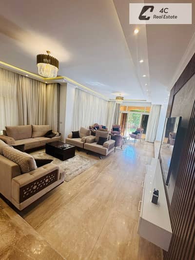 فيلا فاخره 550 متر ريسيل كمبوند اكاسيا التجمع الخامس over looking landscape بافضل تقسيمه جاهزه للمعاينه والسكن