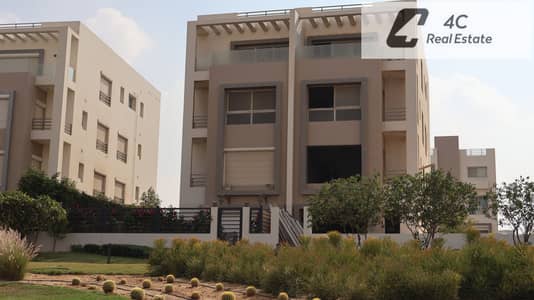 Under market price Duplex for sale 234 m bahry ready to move very prime location view landscape in Hyde Park New Cairo