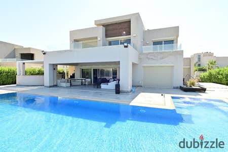 فيلا  للبيع في هاسيندا باى بسعر لقطه