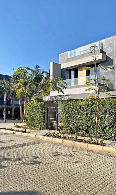 Villa for sale at the lowest price with a 25% discount in the exclusive villa compound ((Al Patio Town)) in New Cairo, next to Mivida and minutes from