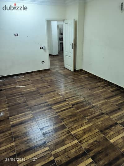 For companies and clinics, a new rental office of 80m in Alralox, a prime location at Nasr El Din Station, first Al-Haram, 8500 EGP. A unique opportunity for companies and administrative offices looking for a ready-made headquarters.