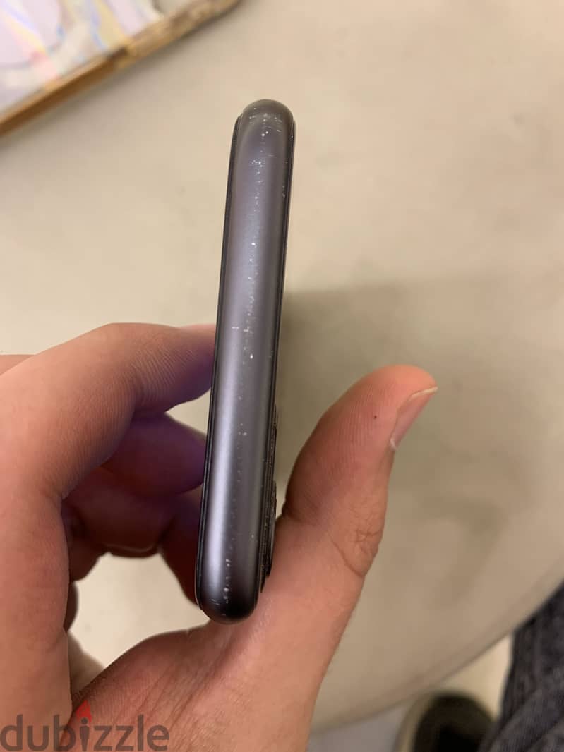 Apple - iPhone 11 8