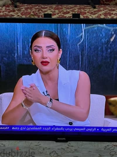 مستورده من الامارات بحاله ممتازه جدا 32بوصه فيلبس full HD/LED