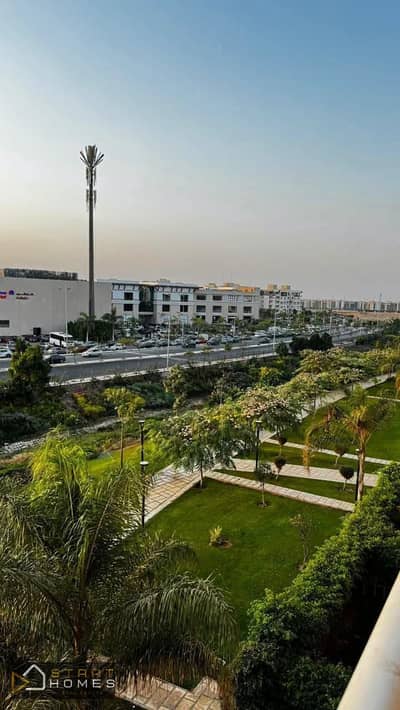 شقه 165 متر 3 غرف للبيع في أرقي مراحل مدينتي b12 دبل فيو مجري السيل و mall season park وجاردن