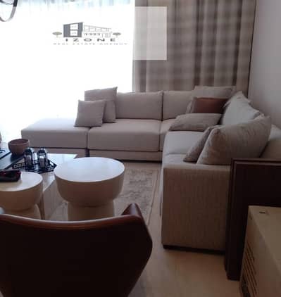 شقة للبيع مفروشة بالكامل موقع مميز في Lake View القاهرة الجديدة 140م الدور الثالث 2 غرفة نوم 2 حمام