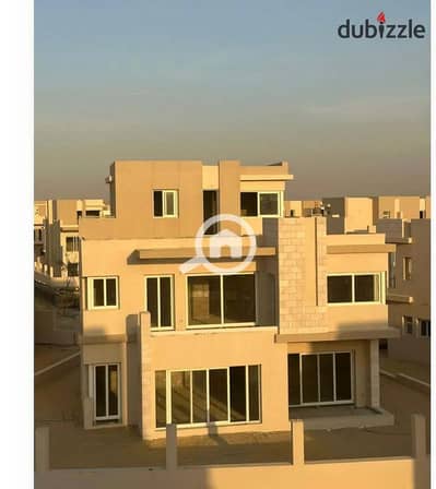 تاون هاوس 4 غرف للبيع في هايد بارك سيرنتشر، التوسعات الشرقيه ، الشيخ زايد | موقع مميز