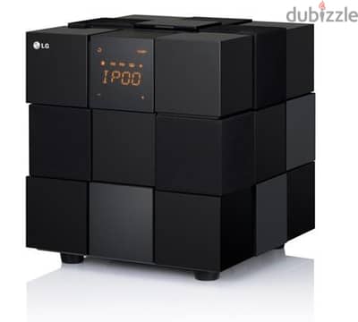 الجهاز هو LG ND8520، وهو نظام مكبر صوت مكعب