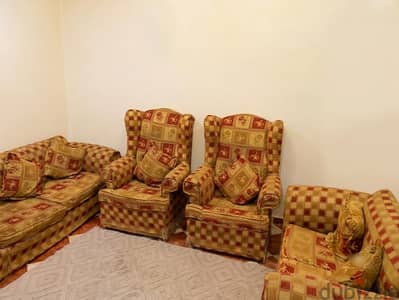 انتريه ليڤنج اربع قطع +حاله متوسطه  +بحاله جيده