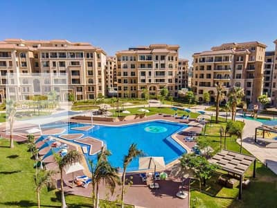 شقة متشطبة للبيع فى موقع مميزدايركت على التسعين الجنوبى بجوار الجمعة الامريكية  بمقدم 4 % واقساط بتصل ل 12 سنة