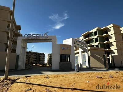 Ground-floor apartment with a garden for sale in the Green 6 compound (Mabany Edris); immediate delivery at an attractive price.