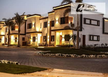 Middle townhouse for sale 225m Open View 4 bedrooms ready to move in Azzar2 Compound New Cairo Fifth Settlement