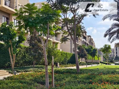 Apartment for sale 3 bedrooms with a landscape view 168m ready to move in Fifth Square Compound Al-Marasem Fifth Settlement New Cairo