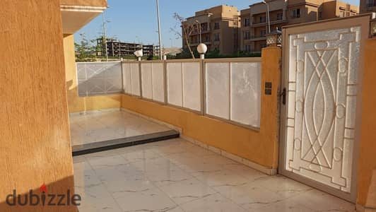 للإيجار بكمباوند الخمائل أرضى بحديقه اول سكن الترا سوبر لوكس ٣ غرف و٢ حمام