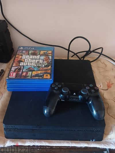 Playstation 4 مستعمل بحاله جيده جدا